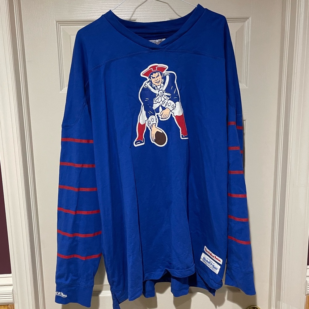 Retro Mitchell and Ness New England Patriots Football Long Sleeve Shirt
